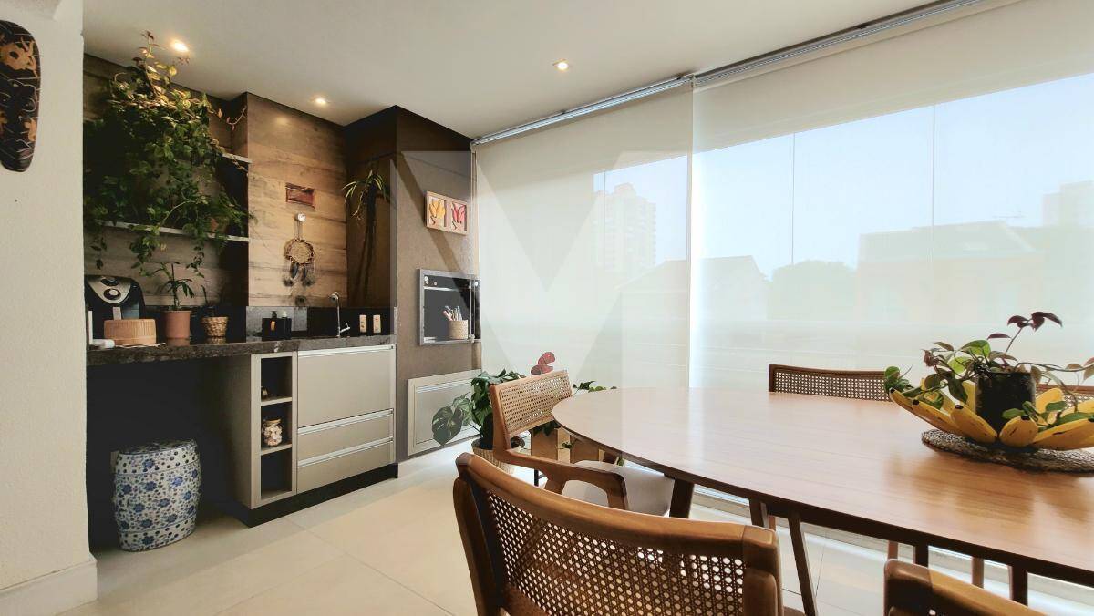 Apartamento à venda com 116m², 2 suítes e 2 vagas no Baeta Neves
